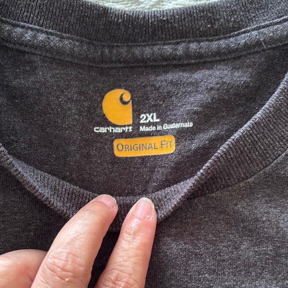 Gently Loved Carhartt Men's Dark Gray Short Sleeve Tee - Picture 3 of 7